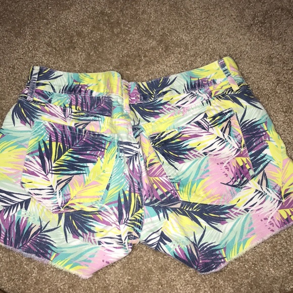 Jean shorts - Picture 2 of 3